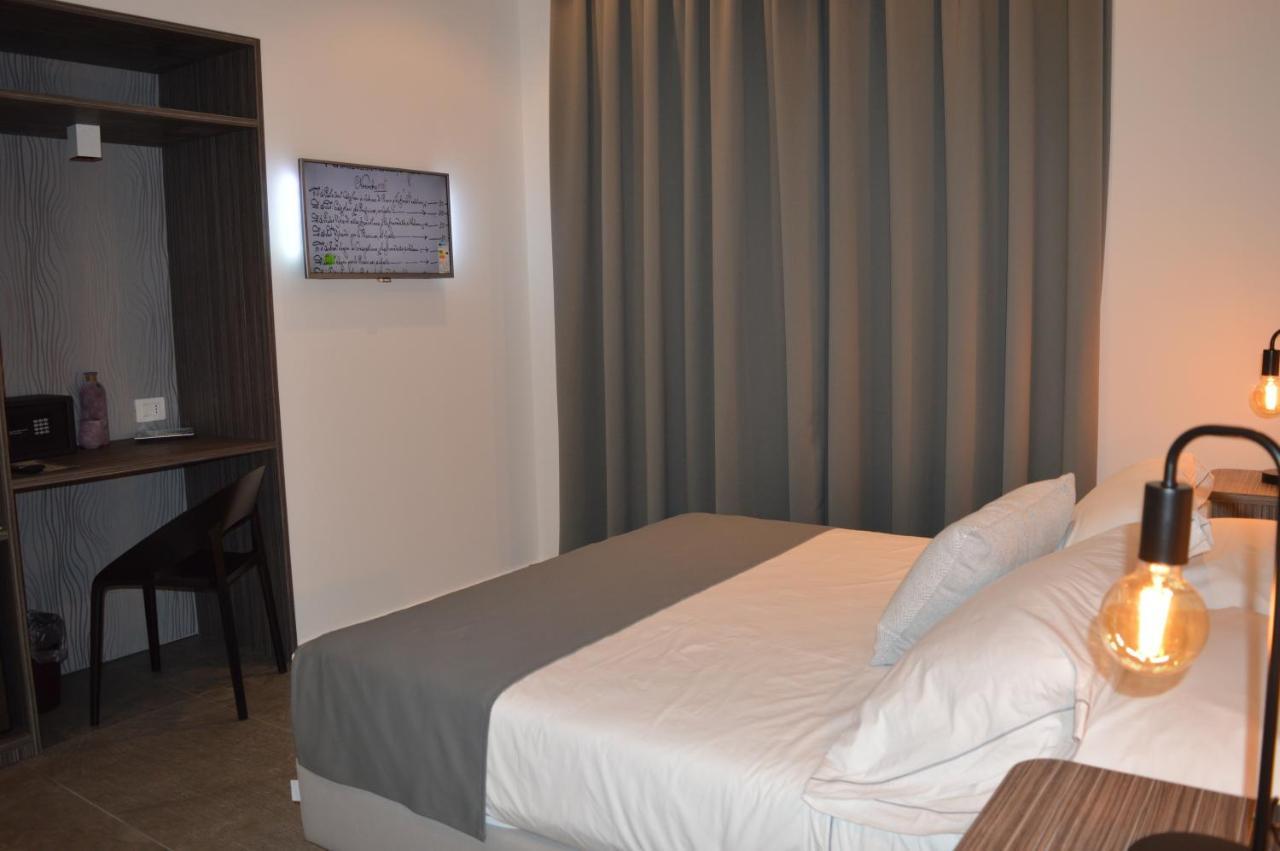 Bed And Breakfast Villa Tota กาตันซาโร ภายนอก รูปภาพ